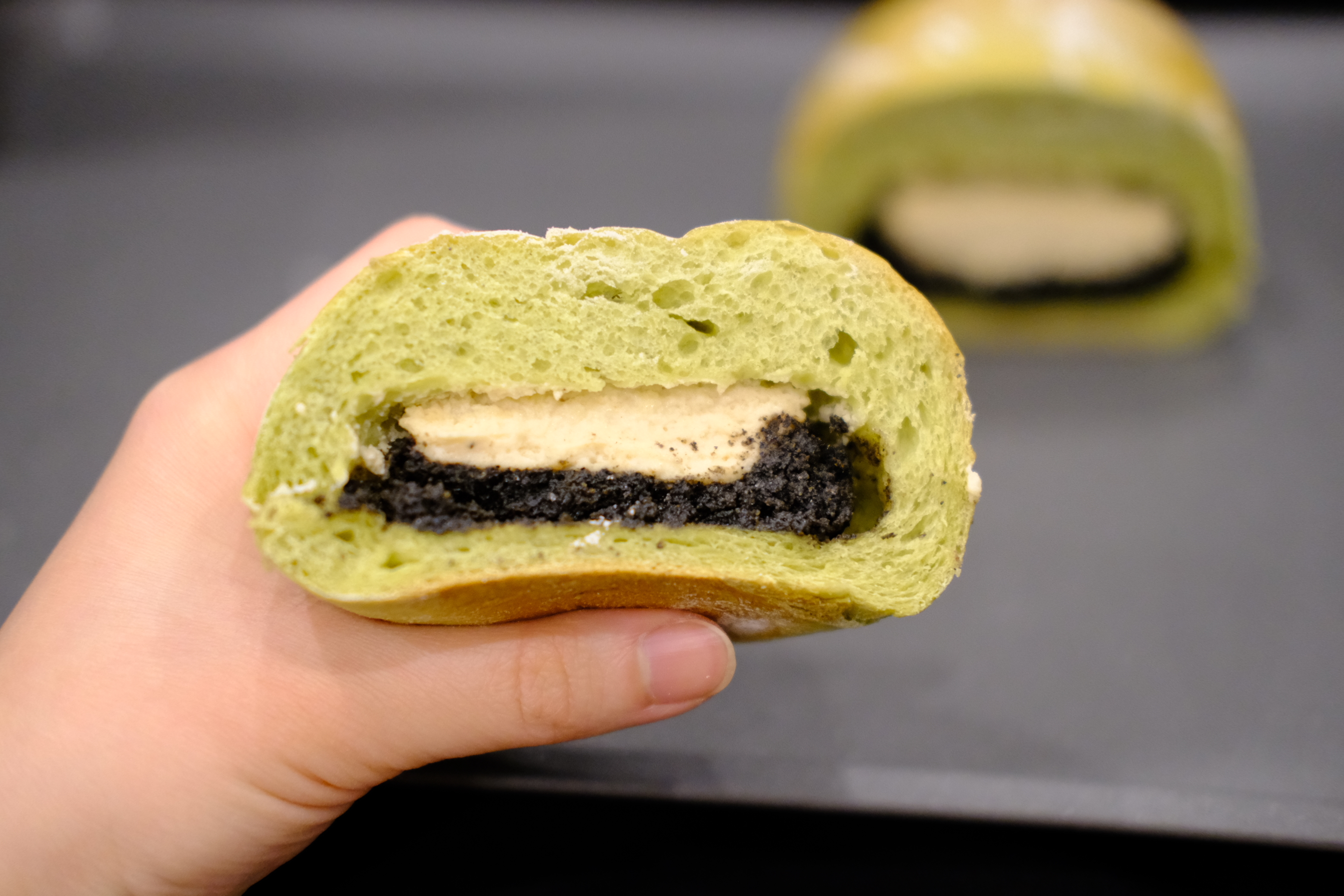 抹茶黑芝麻乳酪欧包